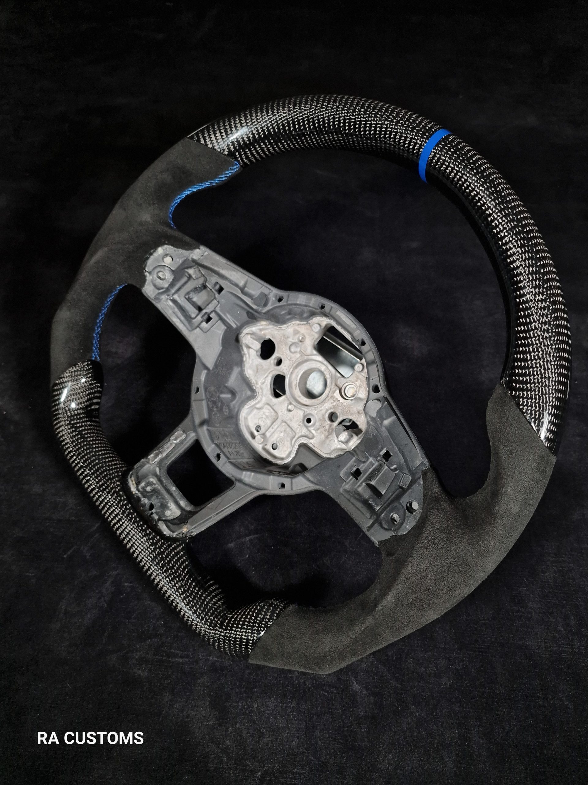 VOLKSWAGEN GOLF MK7 Alcantara/Carbon Steering Wheel Blue Details –  LZ-Customs